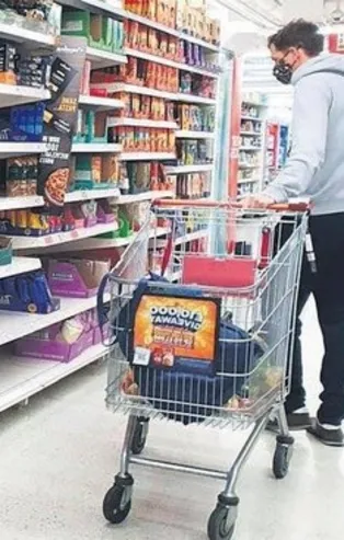 Bunlar da kar fırsatçıları! Raflar boşaldı fiyatlar dudak uçuklattı