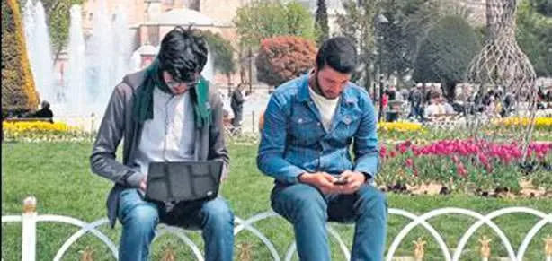 Meydanlarda ’net’ sevinç