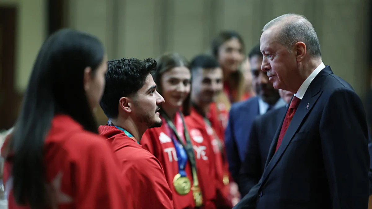 Başkan Erdoğan kabul etti! Başarılı sporcular Cumhurbaşkanlığı Külliyesi’nde