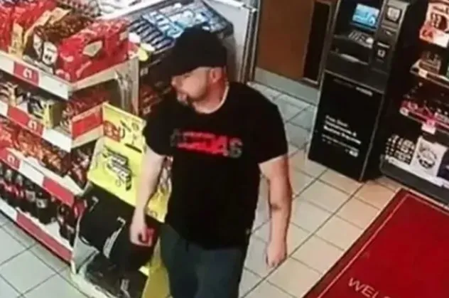 İngiltere bu sapığı konuşuyor! Annelerin gözü önünde tecavüz etti
