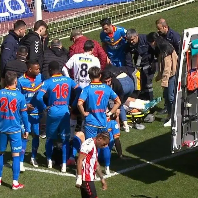 Rey Manaj hastaneye kaldırıldı!