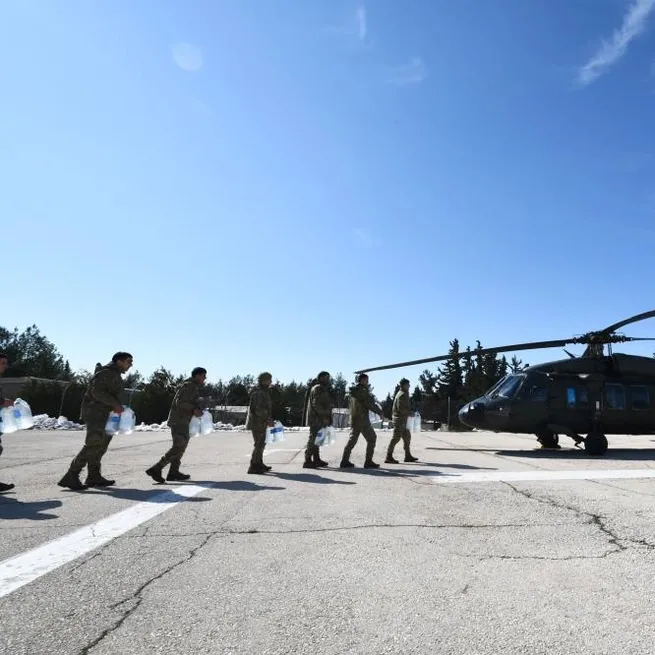 Mehmetçik milletin yanında! Kara propagandalara inat: Dört bir koldan yardıma koşuyorlar