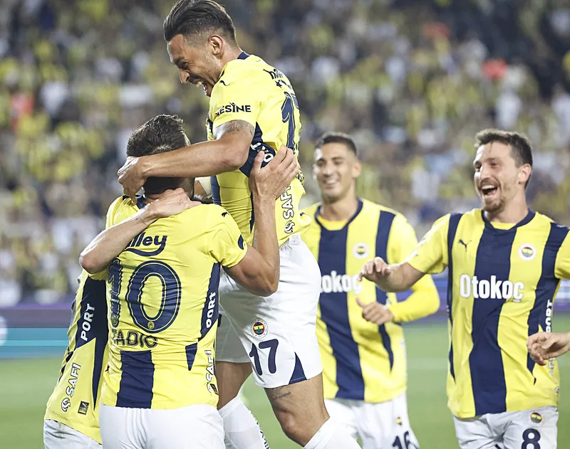 Spor yazarları Fenerbahçe - Lugano maçını değerlendirdi! 2 yıldıza büyük övgü - 11