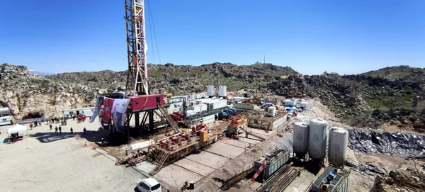 petrolde-3-mujde-katodan-milyar-dolarlik-kesif-icin-calismalar-basladi-1686888605250.jpg Petrolde 3. müjde Kato'dan: Milyar dolarlık keşif için çalışmalar başladı! "Yine mi petrol bulduk" diyenler gelsin görsün-7