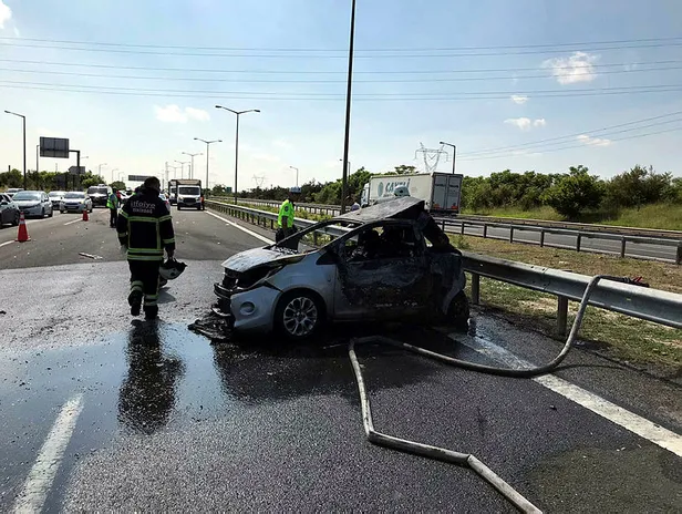 Son dakika haberi: Tekirdağ'da bayramın ikinci günü feci kaza! TIR'la otomobil çarpıştı: 5 kişi yanarak öldü-1