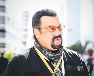 Seagal çok mutlu