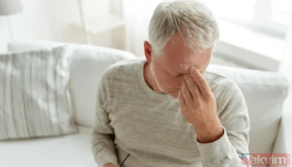 Vertigo, Ani Pozisyon Değişiklikleriyle (Örneğin Yatakta Dönmek Veya Başı Yukarı Kaldırmak) Tetiklenebilir Ve Bazen Ataklar Halinde Gelip Gidebilir.