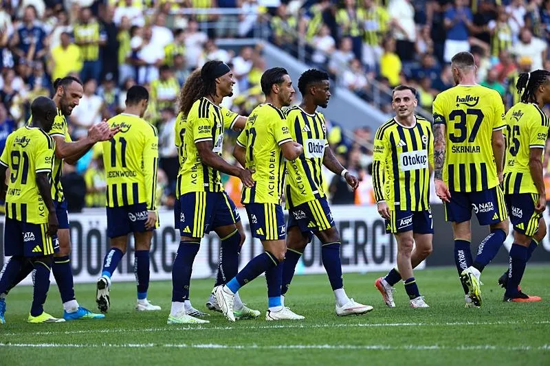fbahce-icin-lig-simdi-basliyor-1789971692856.jpeg Spor yazarlarından Fenerbahçe yorumları! İsmail Kartal'a çift forvet eleştirisi-5