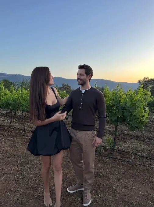 Sabancılara yeni gelin geliyor! Hande Erçel ve Hakan Sabancı ikinci yıl dönümlerini kutladı - 5