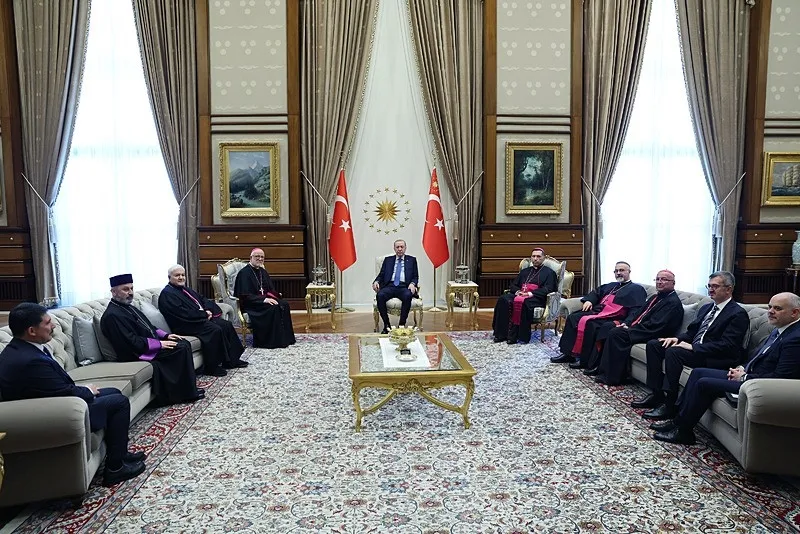baskan-erdogan-turkiye-katolik-episkoposlar-heyetini-kabul-etti-1782911163626.jpeg Başkan Erdoğan Türkiye Katolik Episkoposlar heyetini kabul etti-2