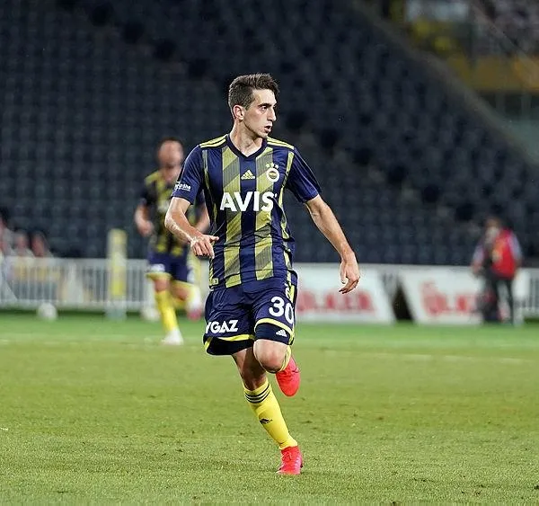 fenerbahcede-beyaz-kriz-kapida-17lik-omer-faruk-beyaz-yuvadan-ucabilir-1602813033973.jpeg Fenerbahçe'de 'Beyaz' kriz kapıda! 17’lik Ömer Faruk Beyaz yuvadan uçabilir-2
