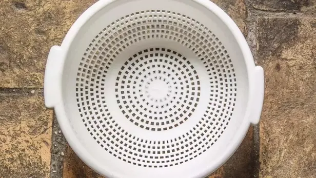 makarnayi-sakin-boyle-suzmeyin-b3-vitaminini-yok-ediyor-meger-tum-ev-hanimlari-yanlis-yapiyormus-1697030901425.jpeg B3 vitaminini yok ediyor: Makarnayı sakın böyle süzmeyin! Meğer tüm ev hanımları yanlış yapıyormuş-4