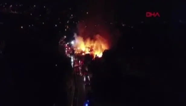 Son dakika... Küçükçekmece'de bulunan ahşap palet fabrikasında korkutan yangın!