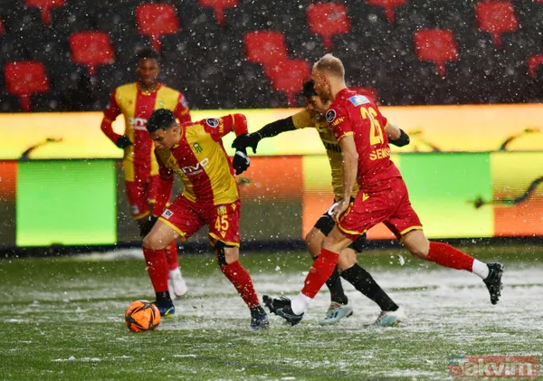 Gaziantep FK - Yeni Malatyaspor maçı yoğun kar yağışı nedeniyle ertelendi - 8