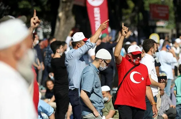 Son dakika: Zincirler kırıldı! Ayasofya-i Kebir Cami-i Şerifi Başkan Erdoğan'ın katılımıyla 86 yıl sonra ibadete açıldı-7