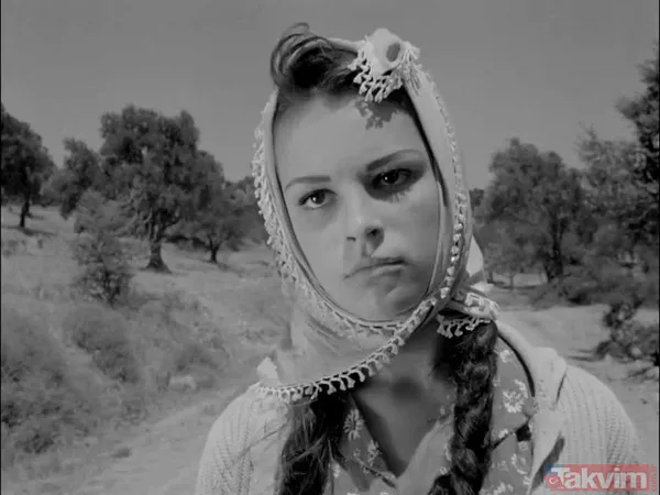 76 yaşındaki Yeşilçam güzeli Hülya Koçyiğit’ten yıllar sonra gelen Ali Şen itirafı! Korkunç set anısı! Meğer Şener Şen’in babası... - 4