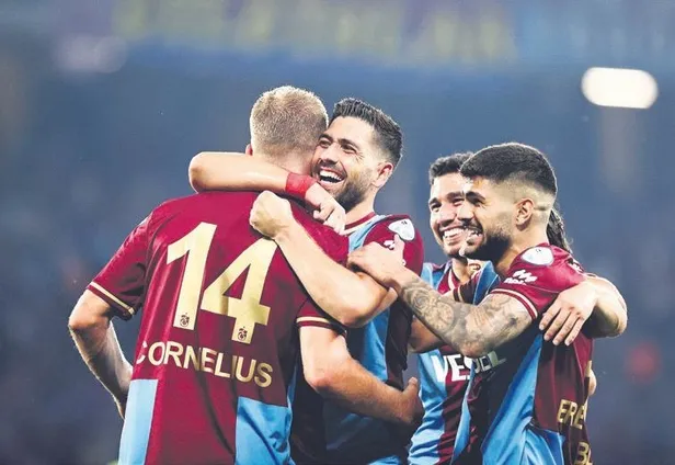 besiktas-kongolu-sol-bek-artur-masuakuyu-1-yilligina-kiraladi-1659483775410.jpeg Beşiktaş Kongolu sol bek Artur Masuaku'yu 1 yıllığına kiraladı!-5