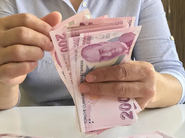 Bankalar yarışa girdi: Emekliye 1.600 TL promosyon!
