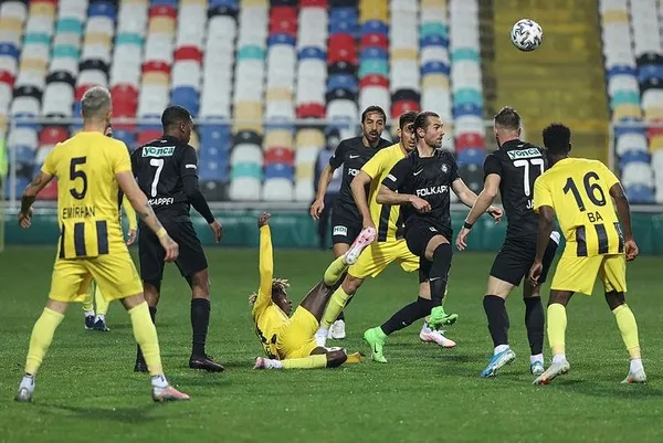 UEFA Şampiyonlar Ligi'nde çeyrek ve yarı final final kuraları çekildi (Yurttan ve dünyadan spor haberleri)-4