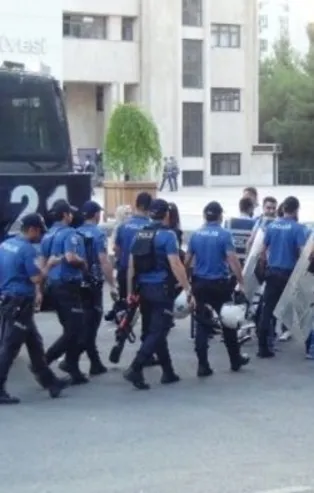 HDP'li belediyelere kayyum ataması!