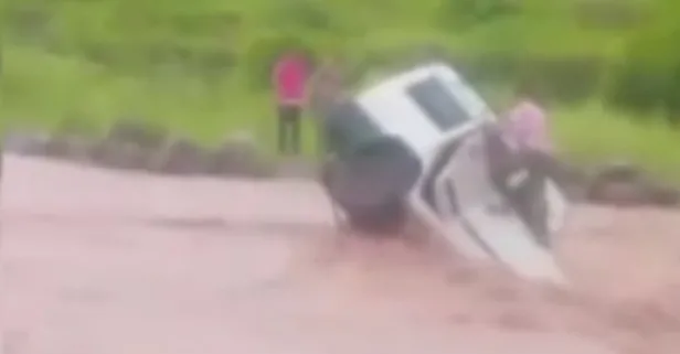 Hindistan'da sel felaketi yaşandı 46 kişi hayatını kaybetti