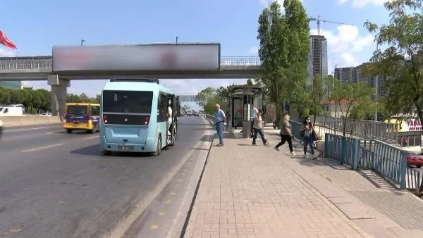 Maltepe'de akılalmaz sapıklık! Üst geçitte soyunup kadına saldırdı-4