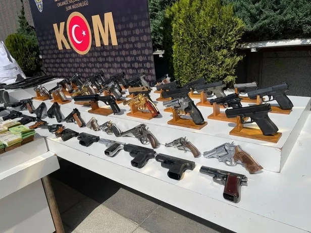 Sarallar operasyonunda Erdal Acar adliyeye sevk edildi! Çete üyelerinin gece kulübü basma görüntüleri kamerada-6