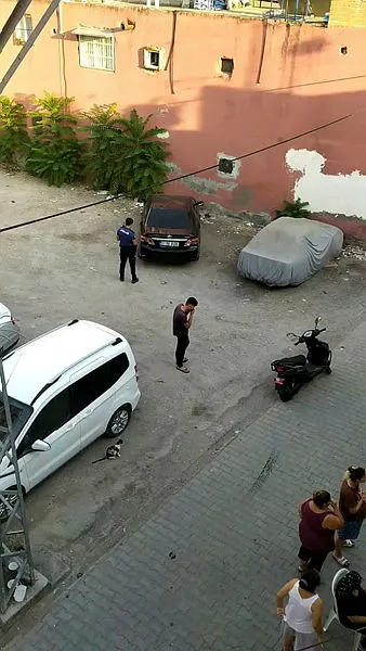 Adana'da akılalmaz ihmal! Araçta unutulan çocuk can verdi