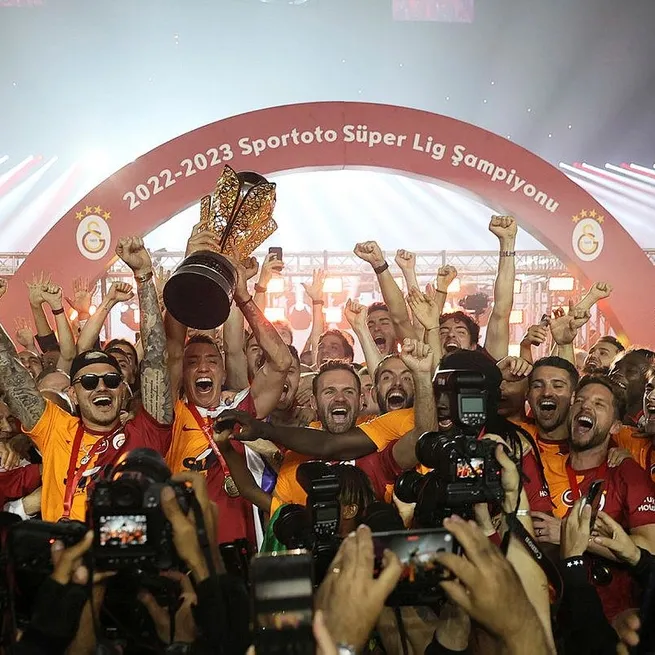 Galatasarayda şok ayrılık! Eski takımına dönüyor