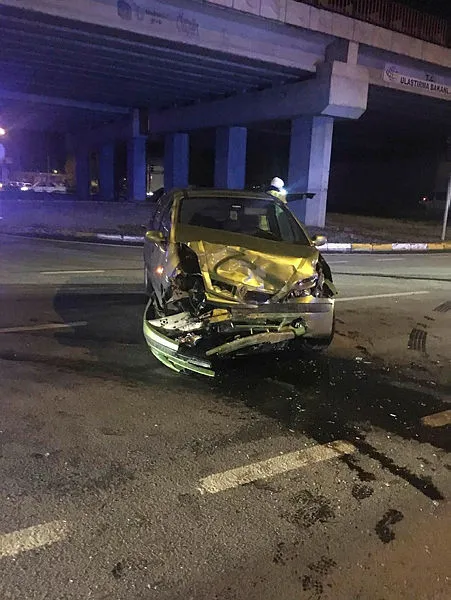 Eskişehir’de feci kaza! Fabrika işçilerini taşıyan minibüs otomobil ile çarpıştı: 8 yaralı-4