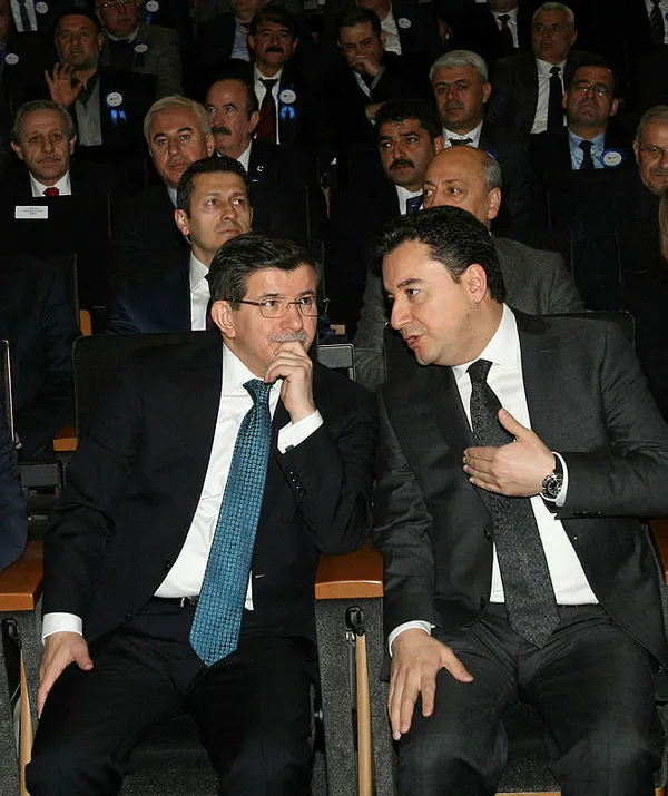 batiyi-uzmemeye-calisan-ali-babacan-ile-ahmet-davutoglu-tasfiye-edilince-muhalefete-eklemlendi-1625001753896.jpg