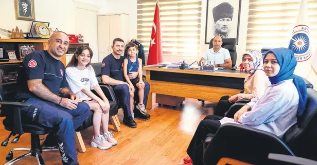 Hatay’da 108 saatlik enkaz anısı! Hayata tükürükle tutundular: Sürekli bize tükürüğünü veriyordu