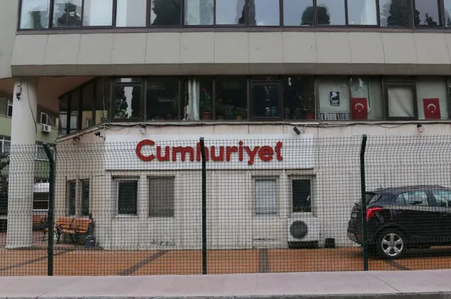 Tekzip Cumhuriyet'i! İletişim Başkanı Fahrettin Altun'u hedef almışlardı...