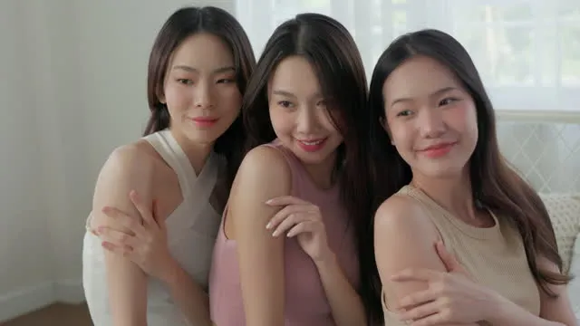 4-2-4-sistemiyle-45-yasinda-bile-25-gosteriyorlar-koreli-kadinlarin-genclik-sirri-cozuldu-1701457511188.jpg 4-2-4 sistemiyle 45 yaşında bile 25 gösteriyorlar: İşte Koreli kadınların gençlik sırrı-6