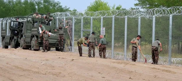 Macaristan sınırlarına elektrikli tel!