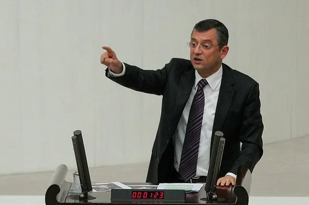 CHP'li Özgür Özel'in "bavul" provokasyonu elinde patladı