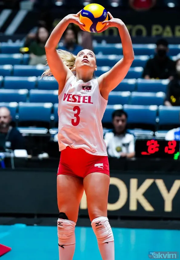 Filenin Sultanları partide! Cansu Özbay'ın doğum gününe Zehra Güneş'in dekoltesi damgasını vurdu "Napıyorsun Zehra" - 3