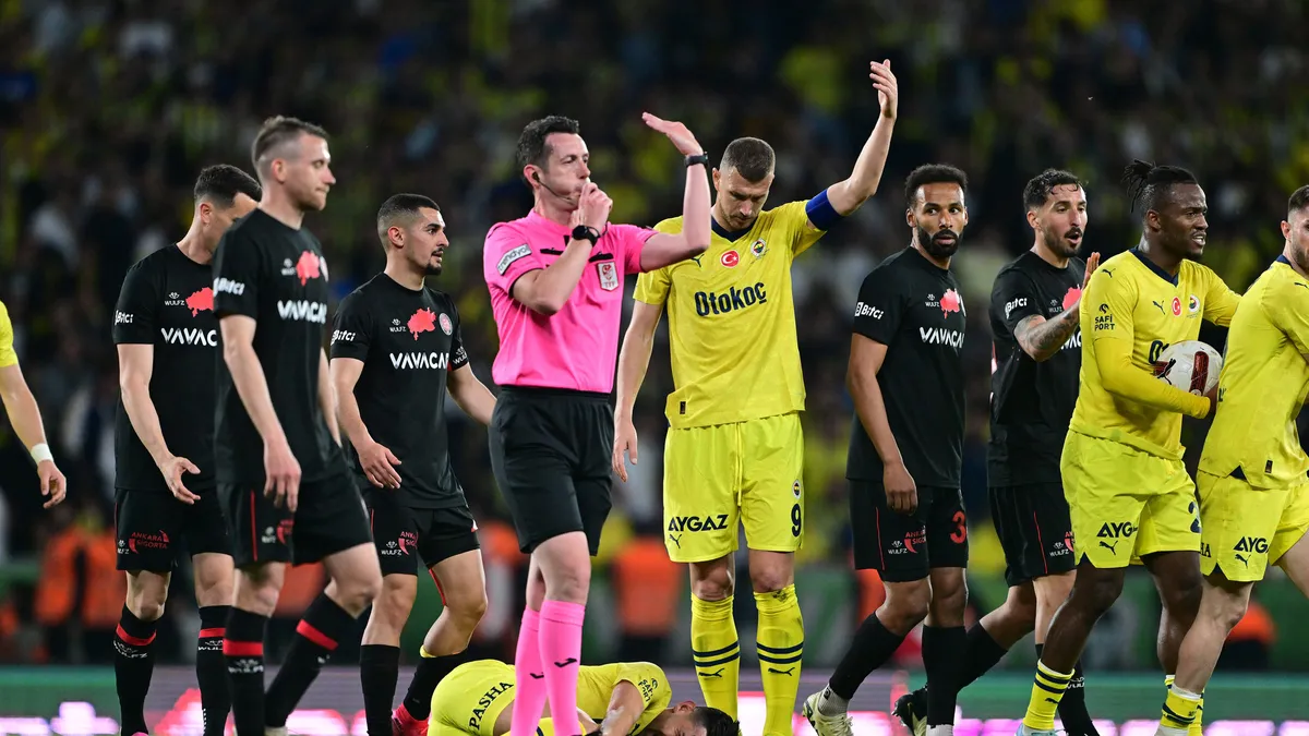 Spor yazarları Fatih Karagümrük - Fenerbahçe maçını değerlendirdi! Yıldız isme tepki: Gerçekten çok faydasız