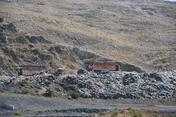 1698910044764.jpeg CHP'li Tunç Soyer'in çevre katliamına bakanlık el koydu! Belediyeye soruşturma başlatıldı-3