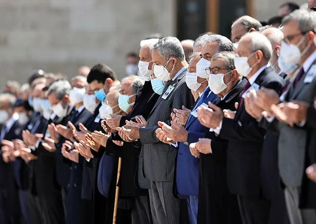 SON DAKİKA: Yıldırım Akbulut'a son veda | Başkan Erdoğan: Milletimize başsağlığı diliyorum-9