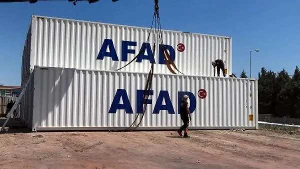 AFAD Silivri'de oluşturulan merkeze konteyner depolamaya başladı-1