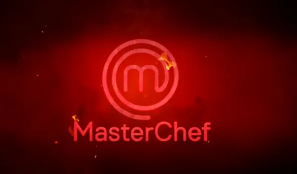 masterchef-mehmet-sef-eline-ne-oldu-masterchef-mehmet-sef-eli-yok-mu-1594998433375.jpg