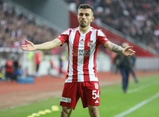 Galatasaray son dakika haberi| Emre Kılınç ile 4 yıllık sözleşme imzalandı-3