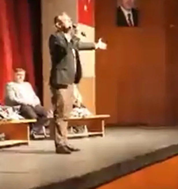 ozgur-ozelin-celiskisi-salladigi-listeyi-4-ay-once-savundugu-ortaya-cikti-1695044689863.jpeg Özgür Özel daha önce savunduğu listeler üzerinden Kemal Kılıçdaroğlu'na salladı: 0,7 olan adama 10 milletvekili verirsen olmaz-6