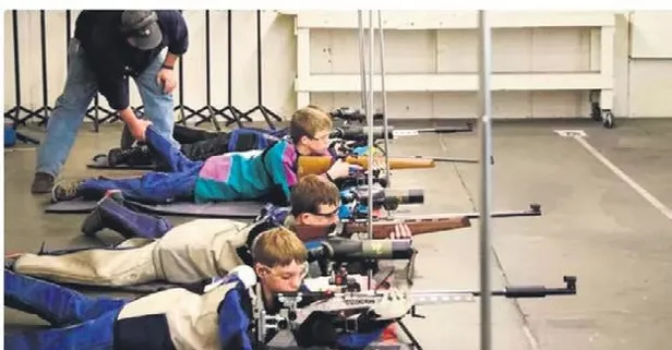Polonya’da çocuklara zorunlu silah eğitimi! Rusya'nın işgal girişimi korkusu büyüyor