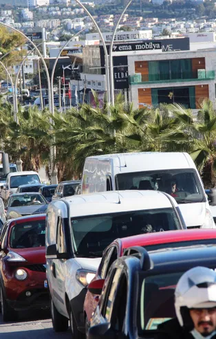 Yeni yıl öncesi on binler Bodrum'a akın etti! Oteller doldu, trafik kilitlendi, denetimler iki katına çıktı