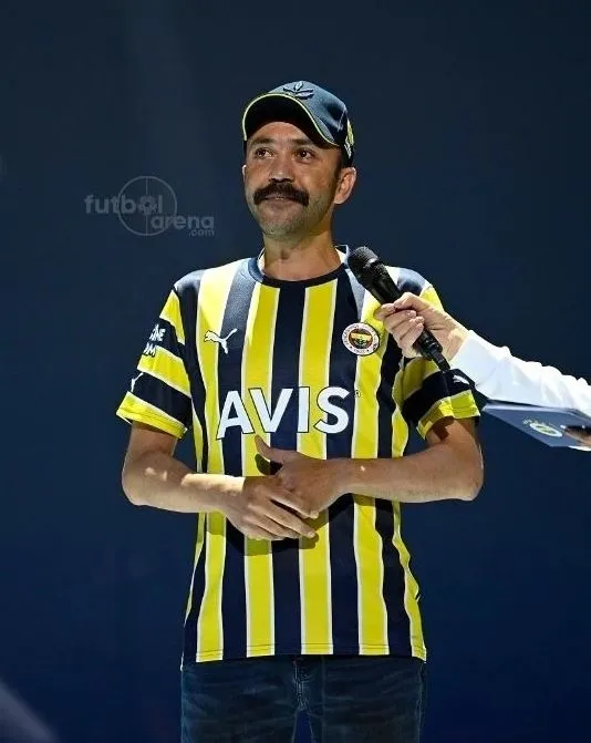 fenerbahce-forma-lansmaninda-ece-seckin-sahne-aldi-unluler-gecidi-yasandi-sarp-akkaya-afra-saracoglu-sarp-can-1658247443868.jpg Fenerbahçe forma lansmanında Ece Seçkin sahne aldı! Ünlüler geçidi yaşandı! Sarp Akkaya, Afra Saraçoğlu, Sarp Can Köroğlu...-3