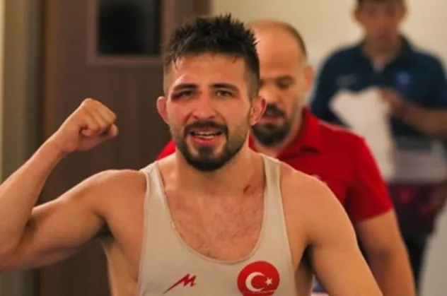 Güreşte Süleyman Atlı'dan gümüş madalya