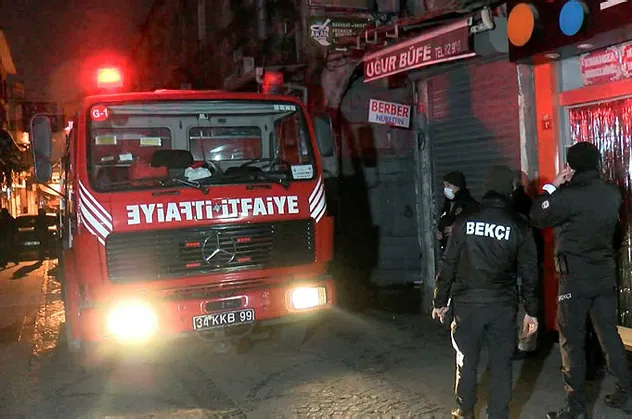 İstanbul'da acı olay! Yangından kaçamadı...