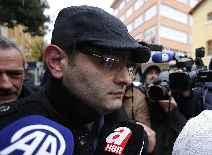 ogun-samast-trabzonda-segbisle-durusmaya-katildi-ifadesi-alinmadi-yurt-disi-cikis-yasagi-verildi-1701877592494.jpeg Ogün Samast Trabzon'da SEGBİS'le duruşmaya katıldı! İfadesi alınmadı... Yurt dışı çıkış yasağı verildi-3